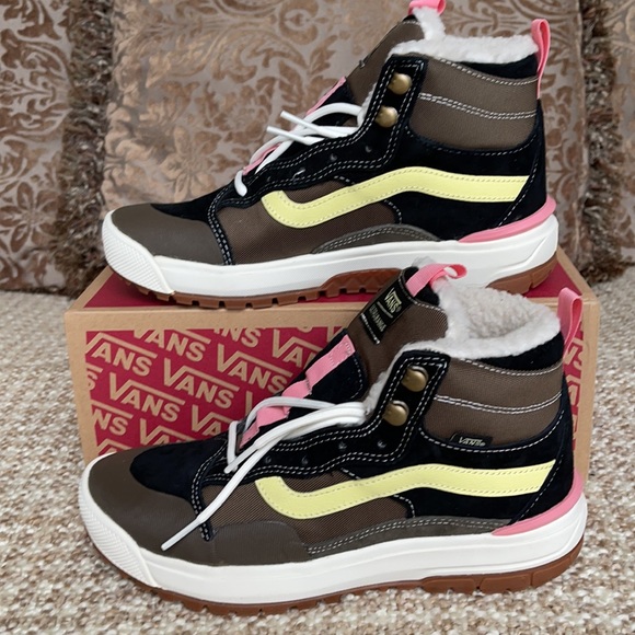 Vans Ultrarange Exo Hi Mte Canteen/Marshmallow WMN - Picture 2 of 16
